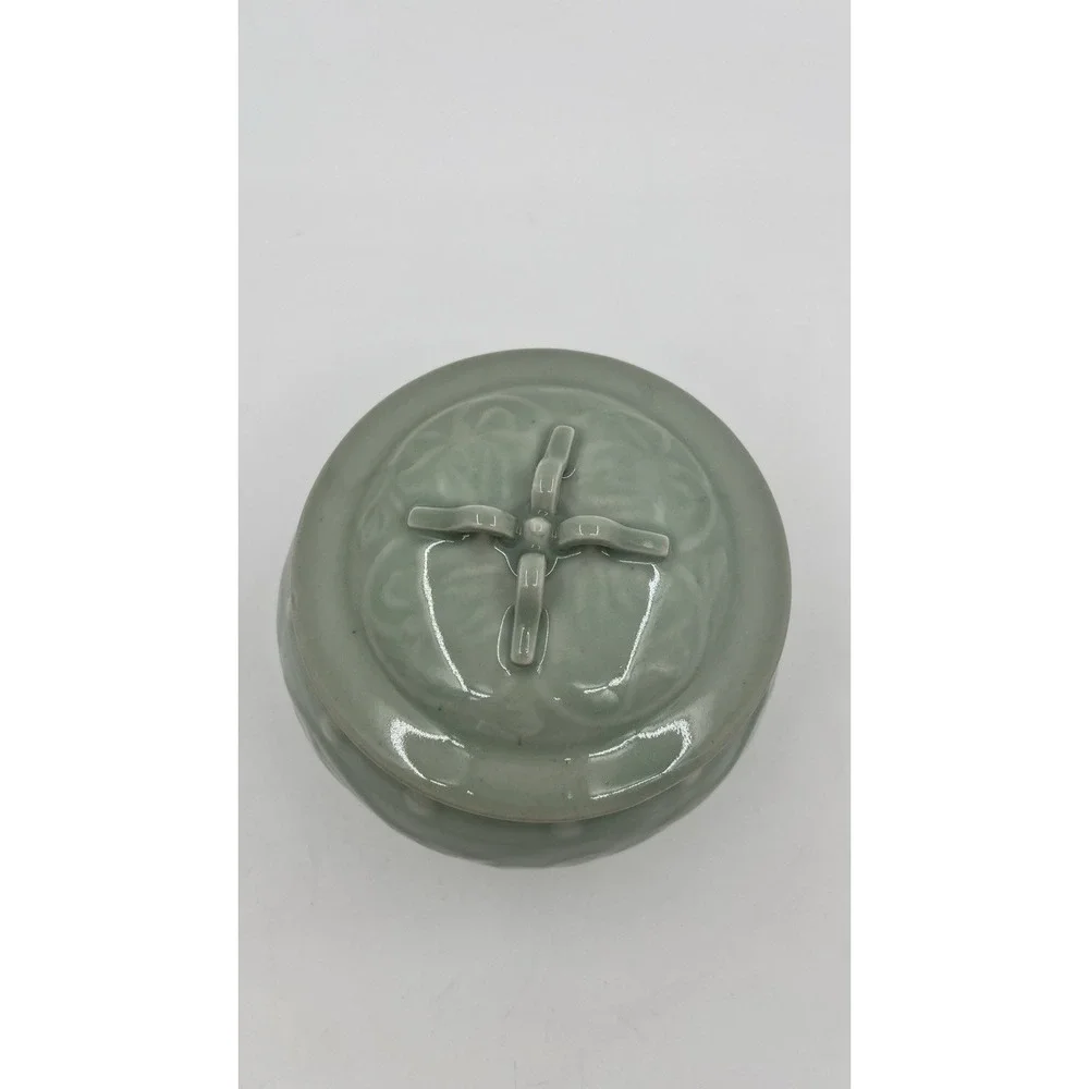 VTG Chinese Celadon Porcelain Relief Flower Lidded Pot Jar Sea Grass Glaze READ